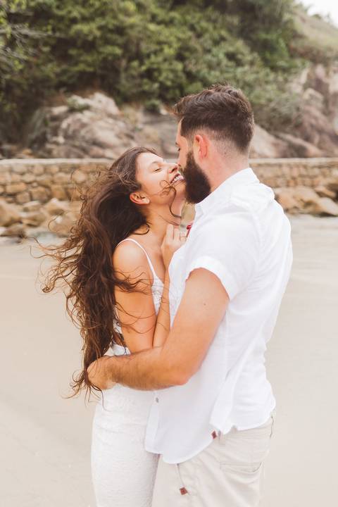 Fotografia ensaio pre casamento praia do Guaiuba Guaruja SP'