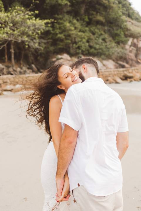 Fotografia ensaio pre casamento praia do Guaiuba Guaruja SP'