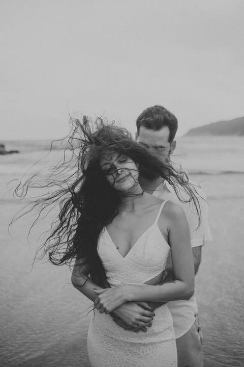 Fotografia ensaio pre casamento praia do Guaiuba Guaruja SP'