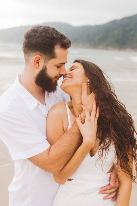 Fotografia ensaio pre casamento praia do Guaiuba Guaruja SP'