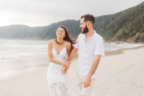 Fotografia ensaio pre casamento praia do Guaiuba Guaruja SP'