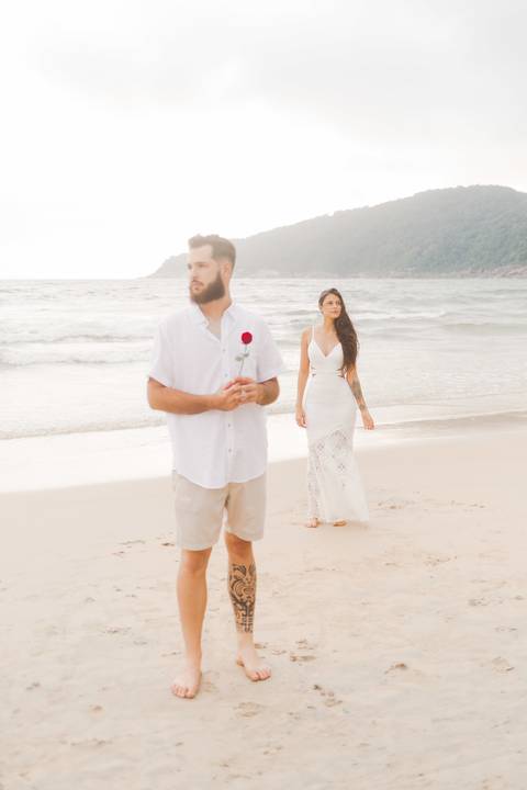 Fotografia ensaio pre casamento praia do Guaiuba Guaruja SP'