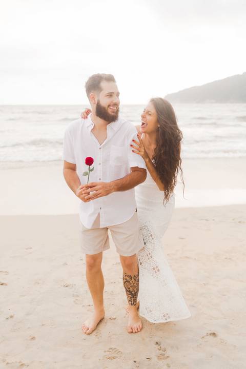 Fotografia ensaio pre casamento praia do Guaiuba Guaruja SP'