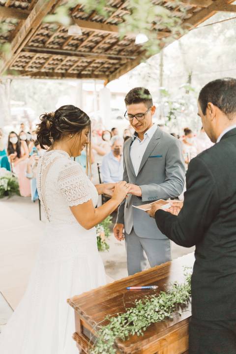 troca das alianças fotografia de casamento'
