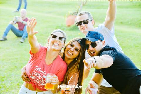 formandos no churrasco de formatura'