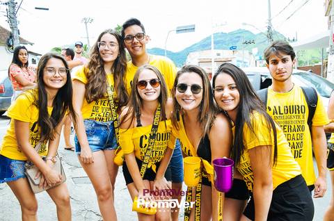 formandos no churrasco de formatura'