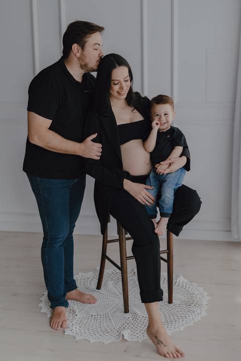 Inspiração de retrato para ensaio em família em estúdio'