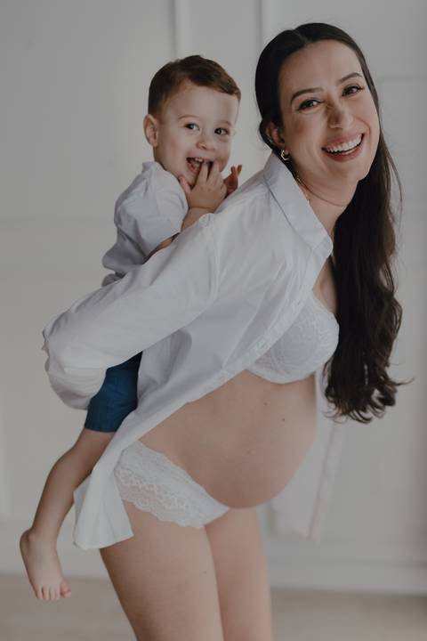 Fotos mãe e filho em estúdio'