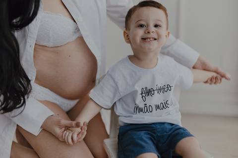 Inspiração de foto com filho para ensaio no estúdio '