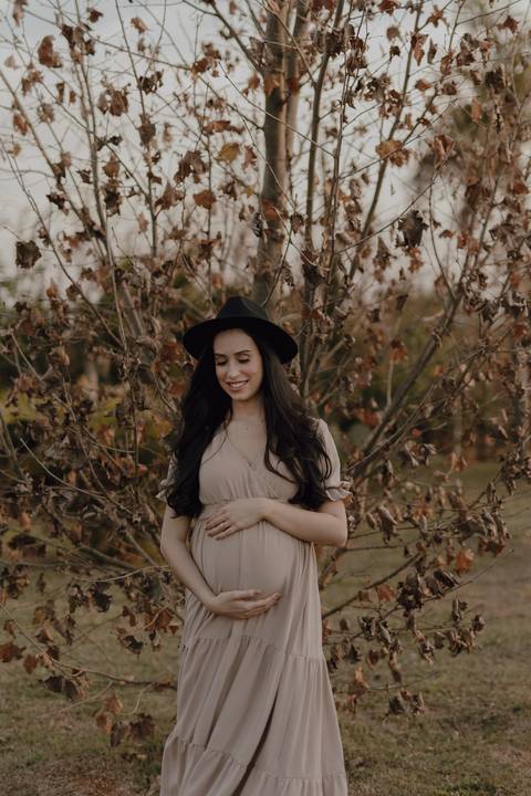 Inspiração de foto espontânea de gestante ao ar livre '