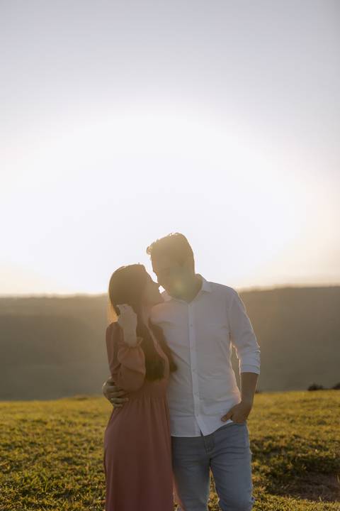 Casal em ensaio pré wedding '