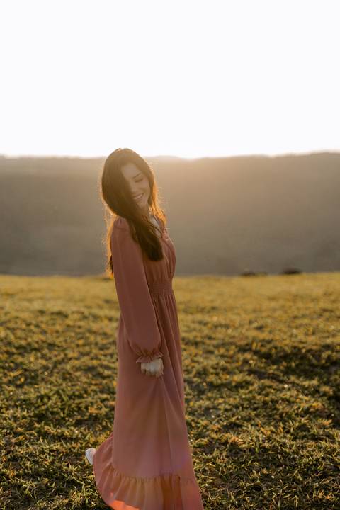 Inspiração de look para ensaio pré wedding no por do sol '