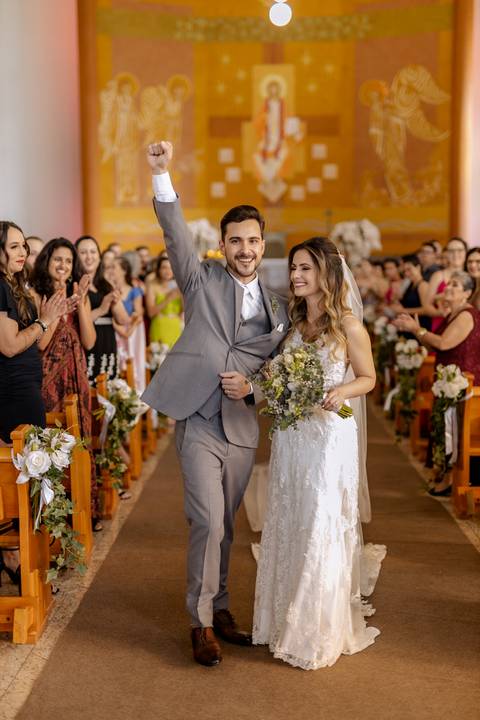 Reação do noivo na saída da igreja'