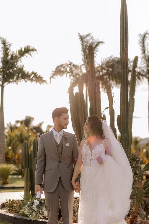 Ensaio pós cerimônia no por do sol'