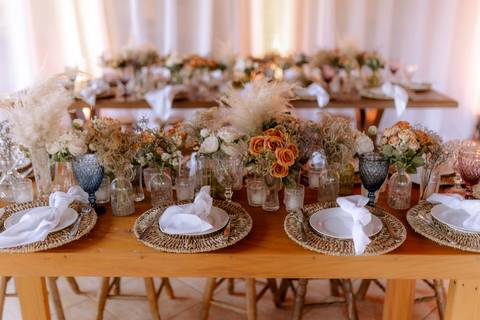 Decoração estilo boho para casamento intimista de dia'
