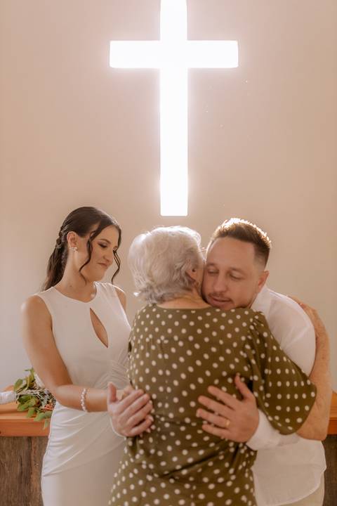 Cumprimento da avó dos noivos'