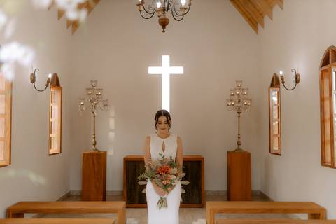 Pós cerimônia em casamento intimista na capela'