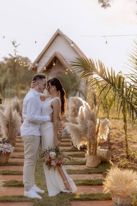 Inspiração de foto para casais no campo '