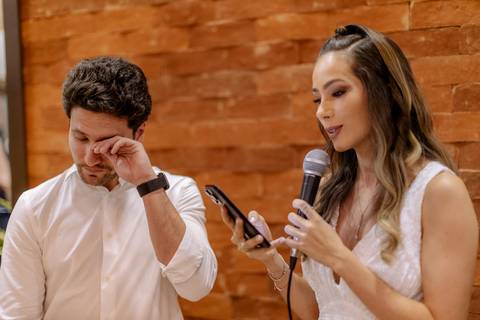 voto emocionante da noiva para seu noivo'