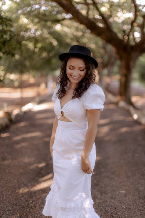 noiva linda rodando seu vestido em ensaio Pré Wedding '