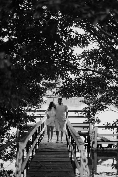 noivos descontraídos em ensaio pré wedding '