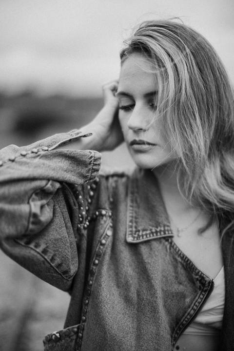 Inspiração de retrato feminino para ensaio externo'