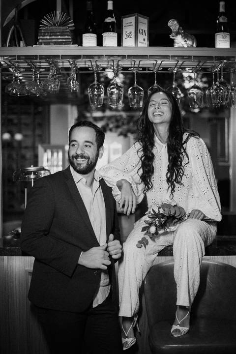 inspiração de ensaio pré wedding em restaurante com estilo francês '