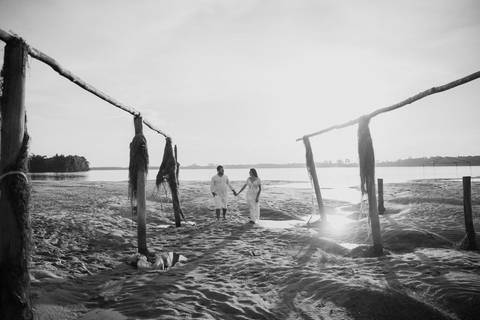 Casal apaixonado em fotos para o casamento em Porto Rico'