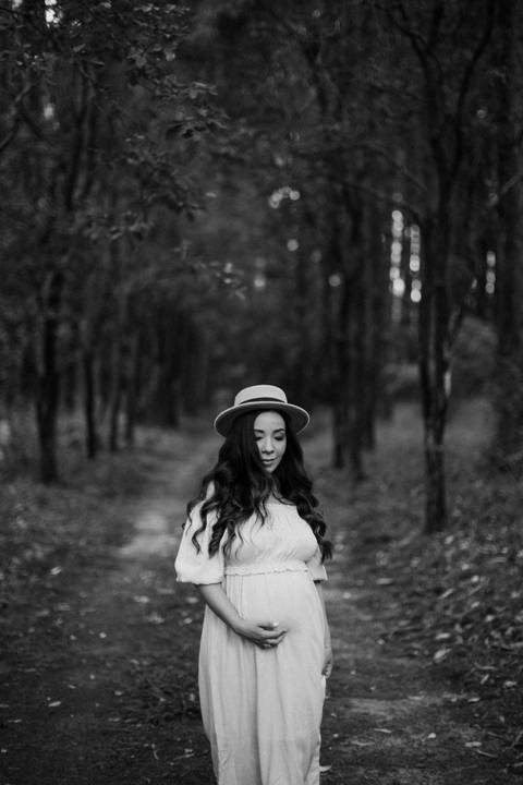 linda inspiraçao de ensaio de gestante na floresta'