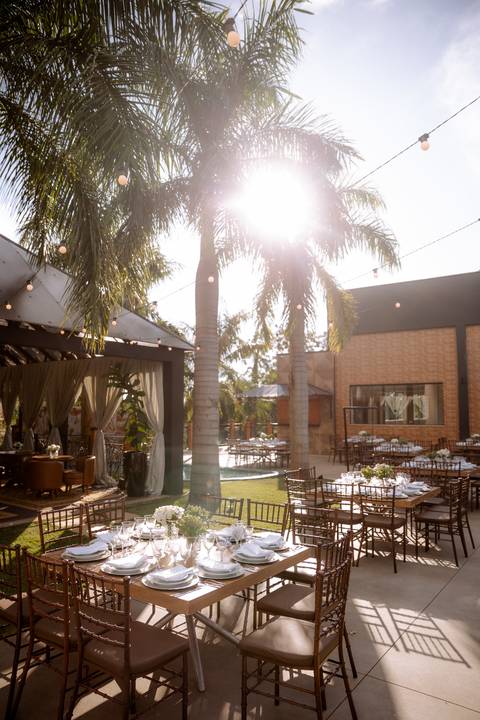 decoração de casamento ao ar livre de dia'