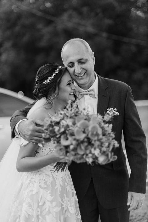 pai da noiva emocionado '