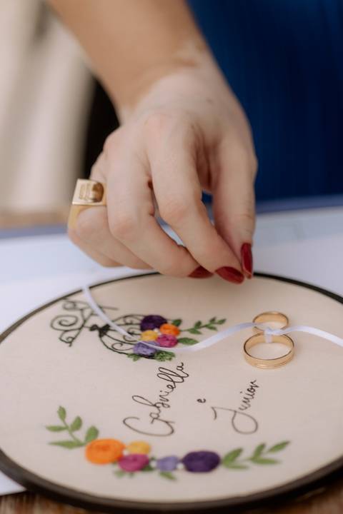 porta aliança de bastidor bordado personalizado'