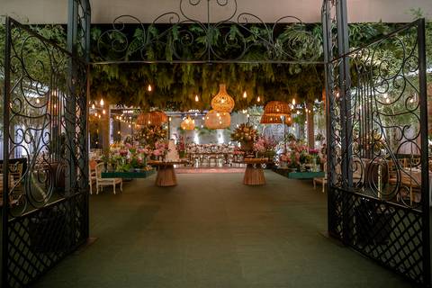 decoração de casamento com tulipas e orquídeas '