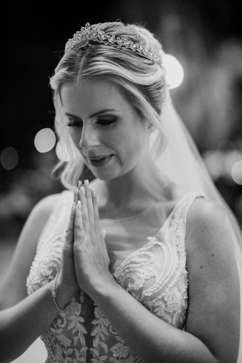 momento antes da noiva entrar na igreja '