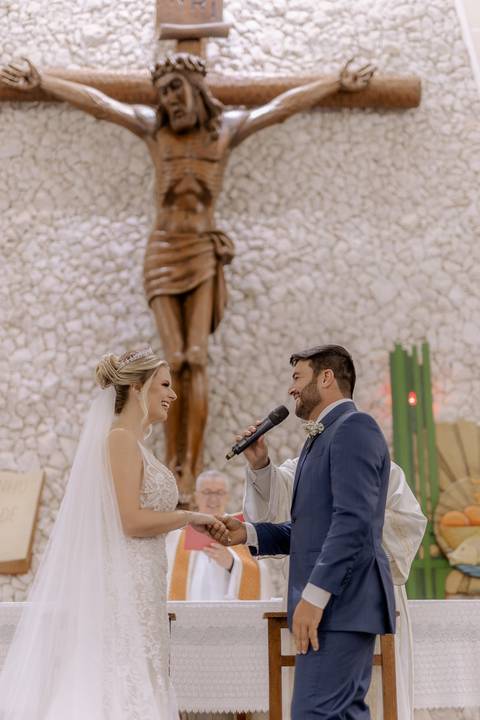 troca de votos em casamento na igreja '