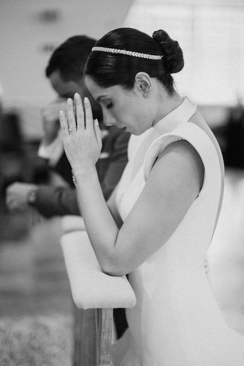 benção aos noivos em casamento na igreja '