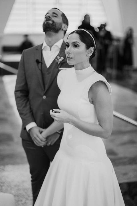 momentos emocionante da cerimonia em casamento na igreja'