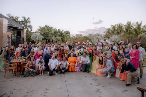 inspiração de foto de casamento com todos os convidados '