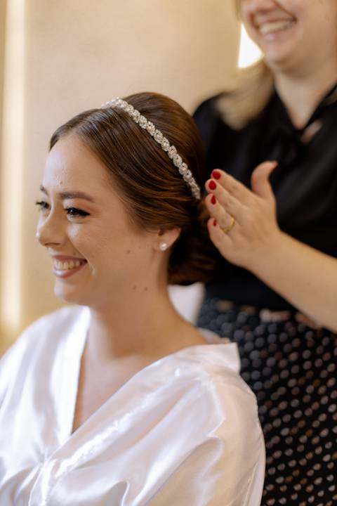 Noiva com cabelo preso no coque'