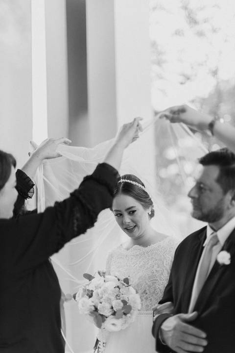 noiva com seu pai antes da sua entrada'