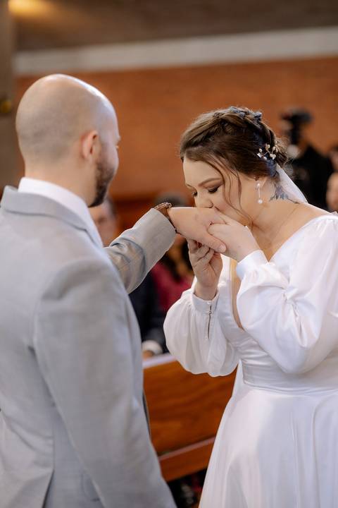 trocas de alianças em casamento na igreja'