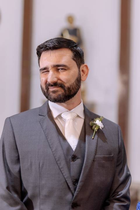 reação do noivo na entrada da noiva'