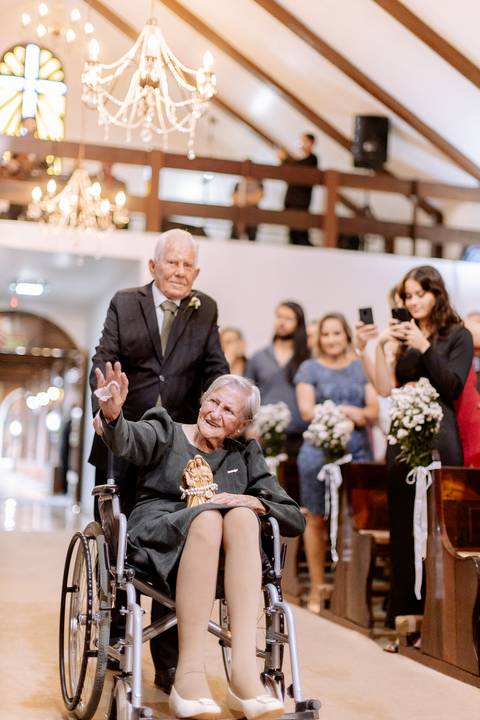 entrada dos avós com imagem sagrada'