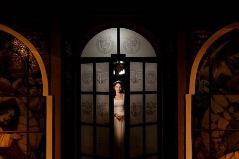 Inspiração de retrato de noiva na igreja'