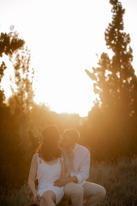 ensaio de casal com luz linda do por do sol'