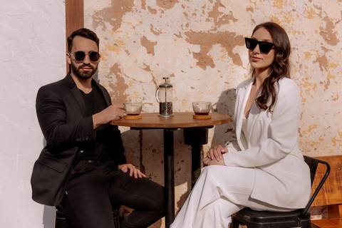 inspiração para um ensaio autentico e descontraído em uma cafeteria '