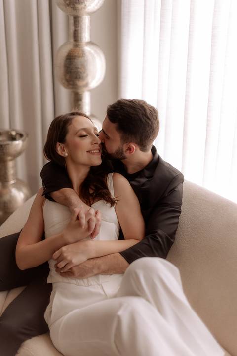 ensaio de casal leve e minimalista'