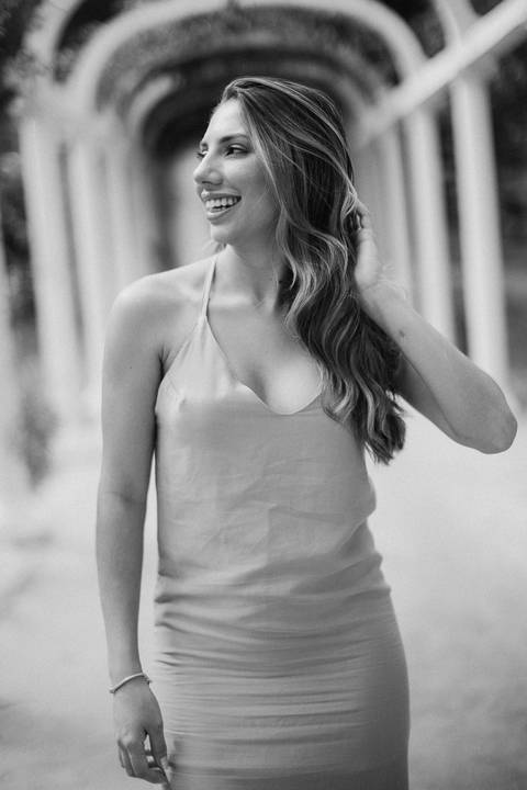 retrato feminino para ensaio no jardim botânico '