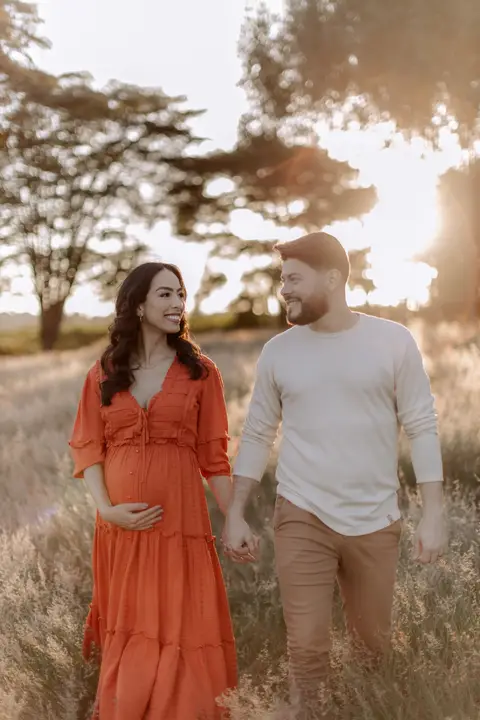 gestante delicada em suas fotos de gravida criativa e leve em Cianorte'