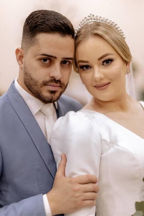 Inspiração de ensaio para noivos na igreja '